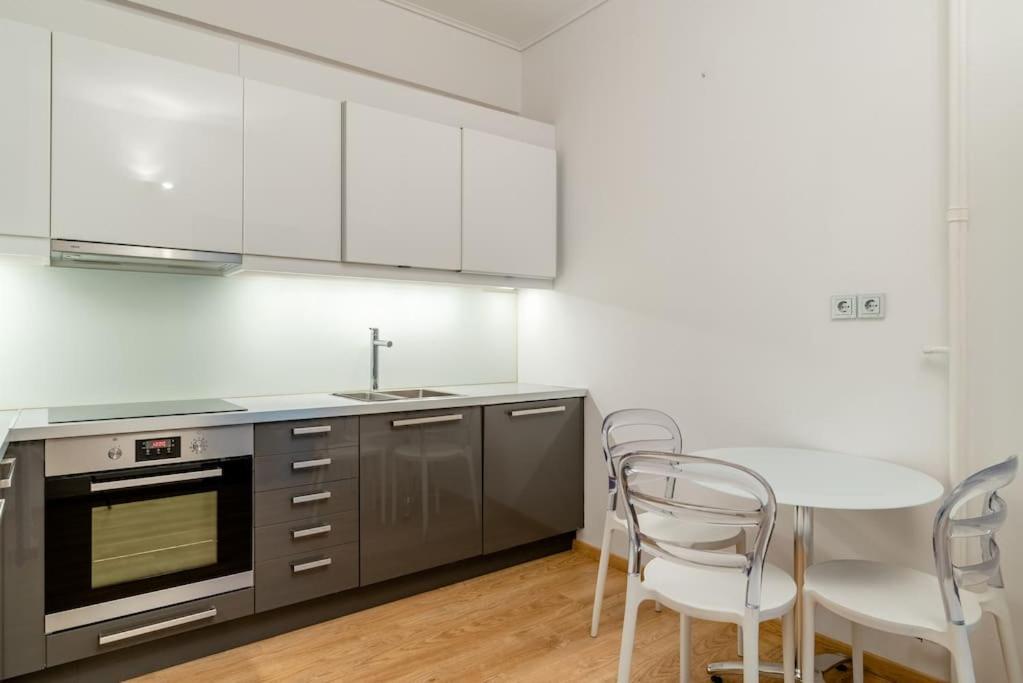 Elegant 2Bd Evelpidon Apartment Athens Exterior photo